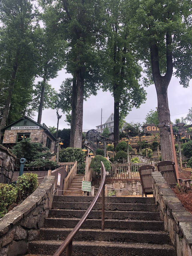 cute shopping village